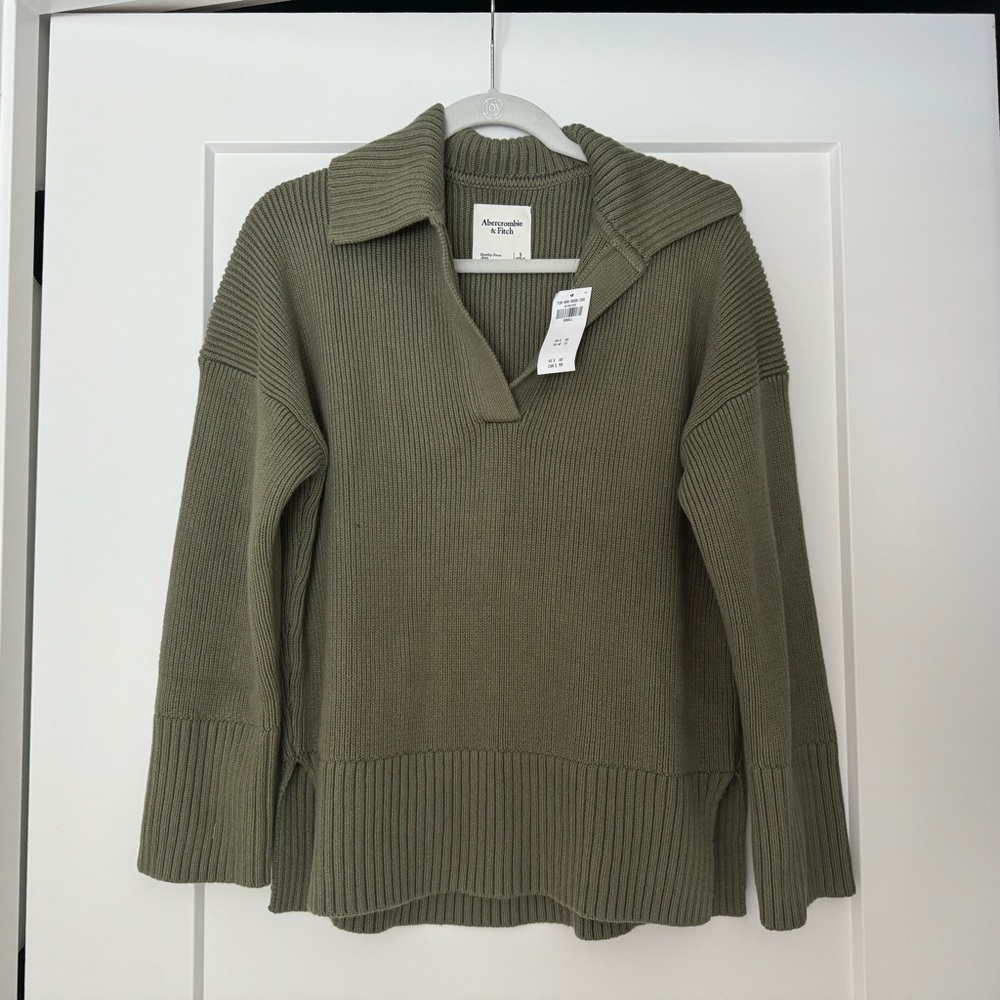 Abercrombie Long-Length Notch-Neck Sweater - NWT - Picture 2 of 7